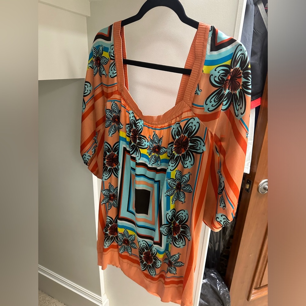 Bebe 100% silk mini shift dress! Size M